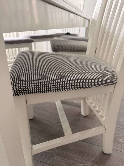 Seta masa si 20 scaune tapitate