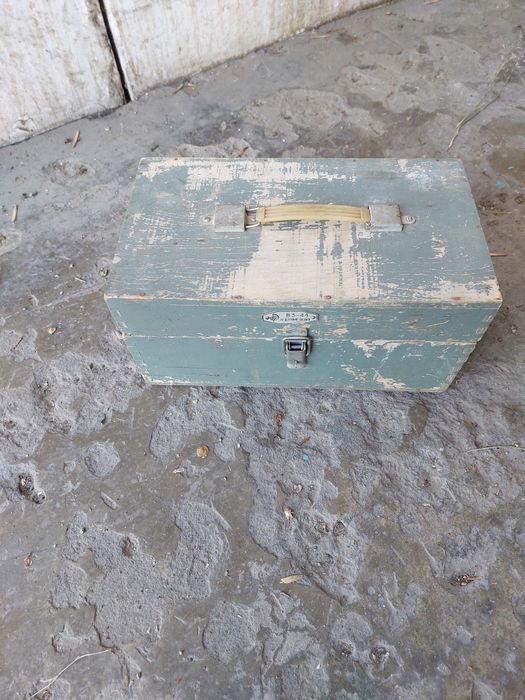 Деревянный ящик с ручкой