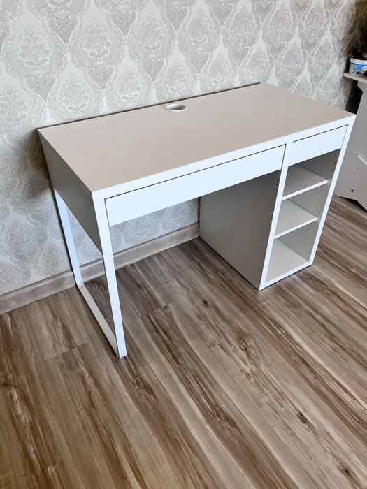 Стол Икеа письменный