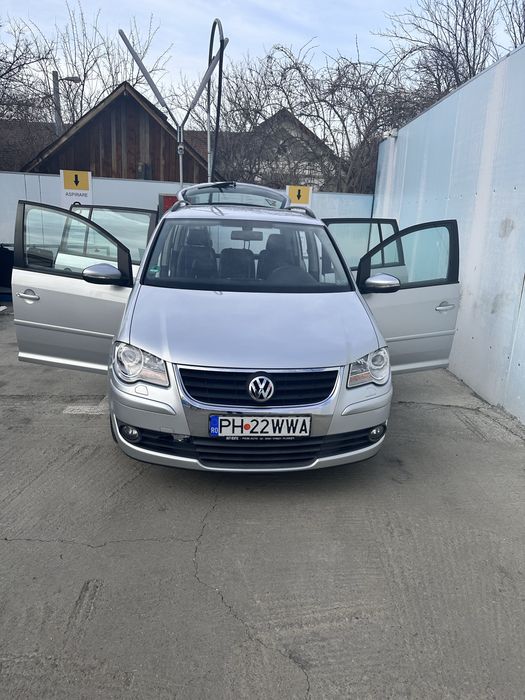 Volkswagen Tourano