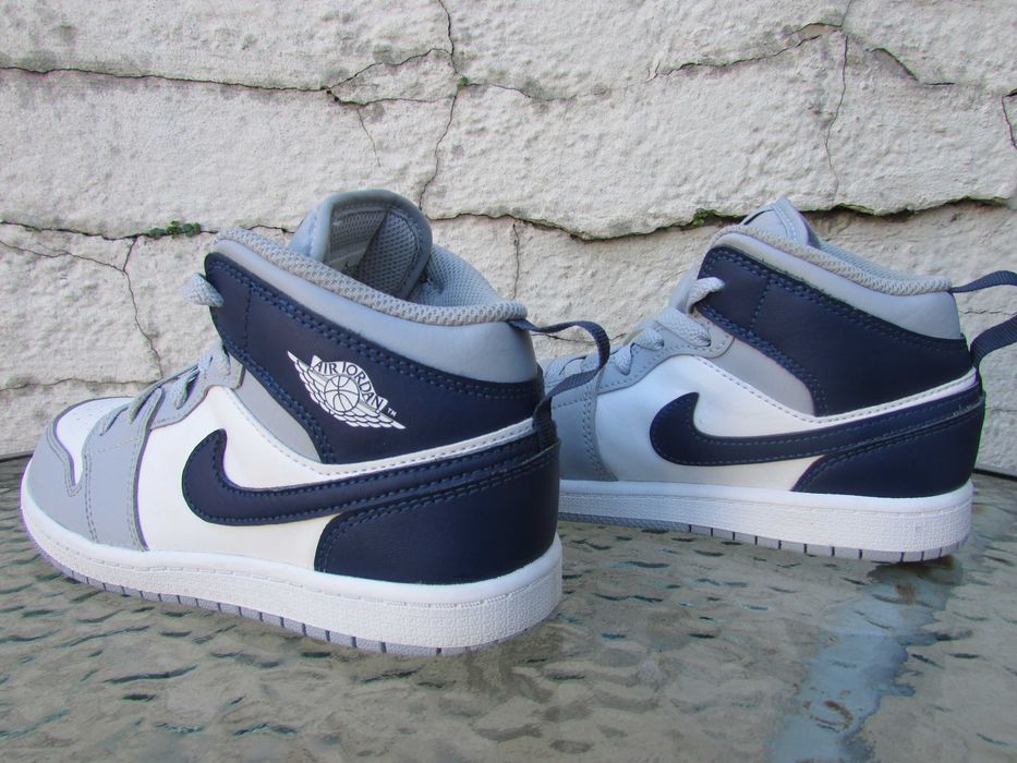 Детски маратонки Nike Air Jordan 1 Mid
