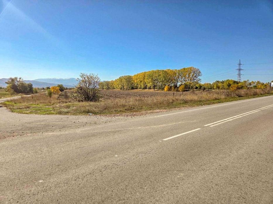 Продава парцел- плодородна, земеделска земя в с. Лесново-обл.София