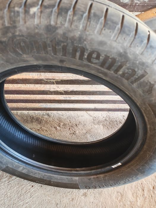 Vând 4 cauciucuri de vara Continental 215/60/R18-H98