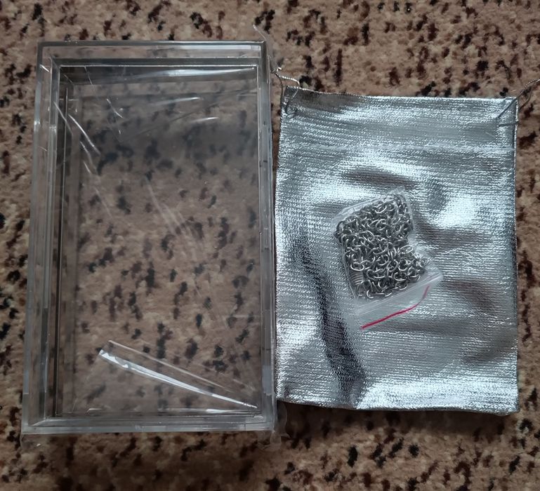 Прозрачная акриловая сумочка