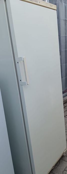 Продам морозильник