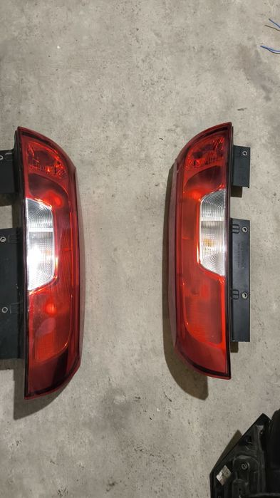 Задни стопове за Фиат Добло и Опел Комбо  2016