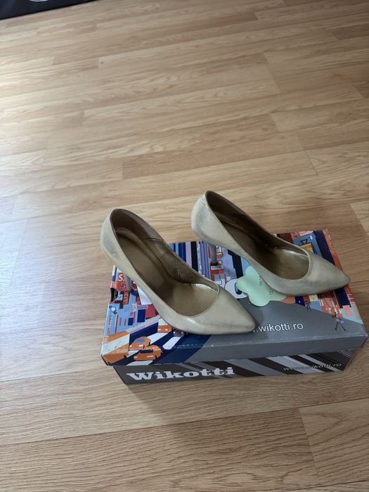 Pantofi stiletto din piele, culoare aurie, marime 35