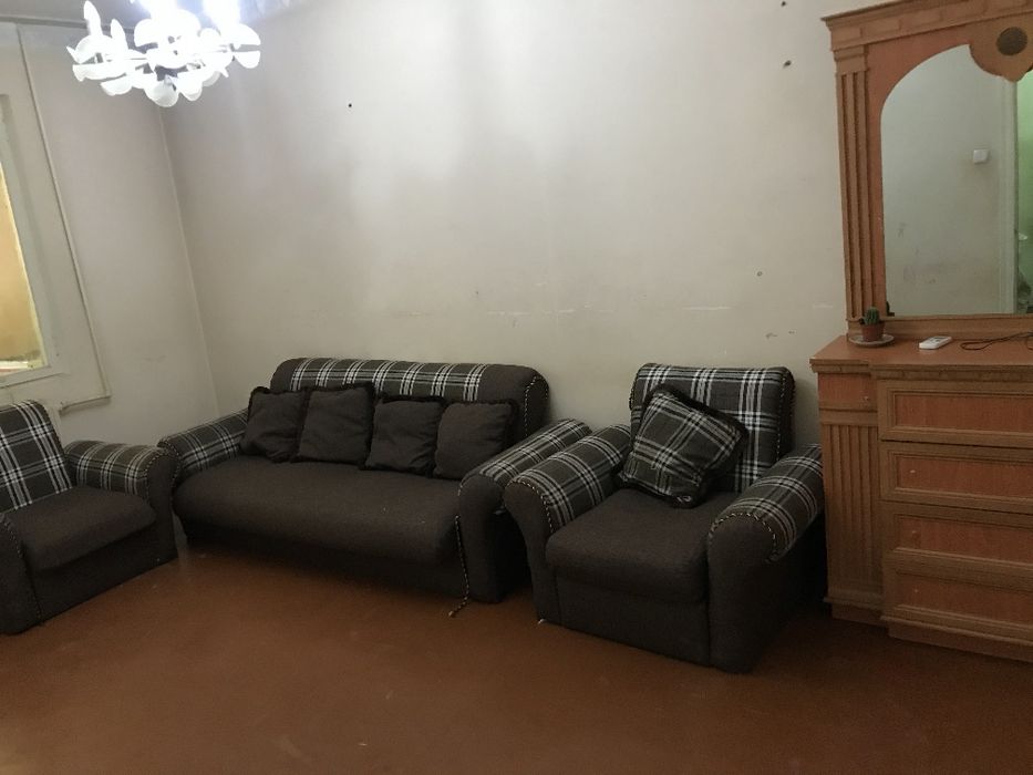 Чиланзар 11 продается  своя 2/2/4 квартира  срочно