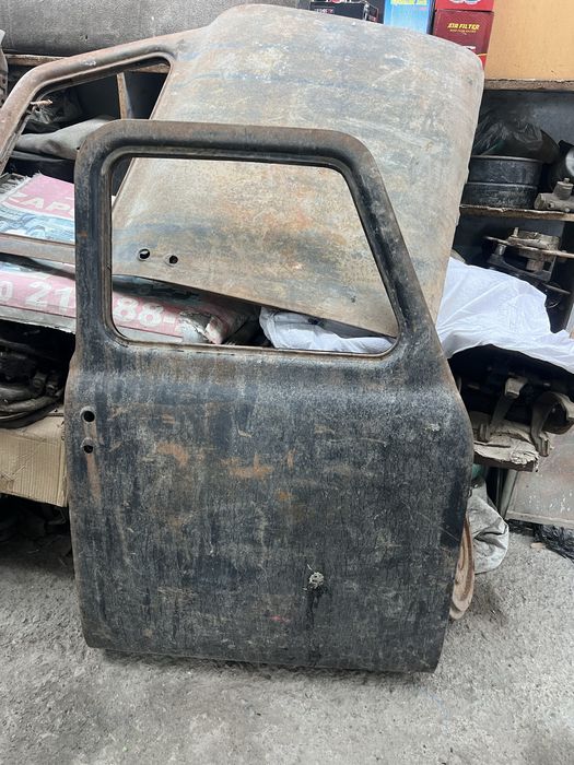 Zil 130 gaz 53 eshik O’ng taraf eshiklar sotiladi зил 130 газ 53  эшик