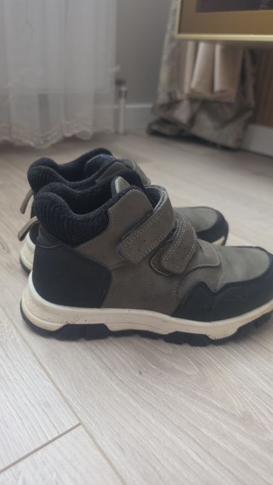 Продам ботинки для мальчика