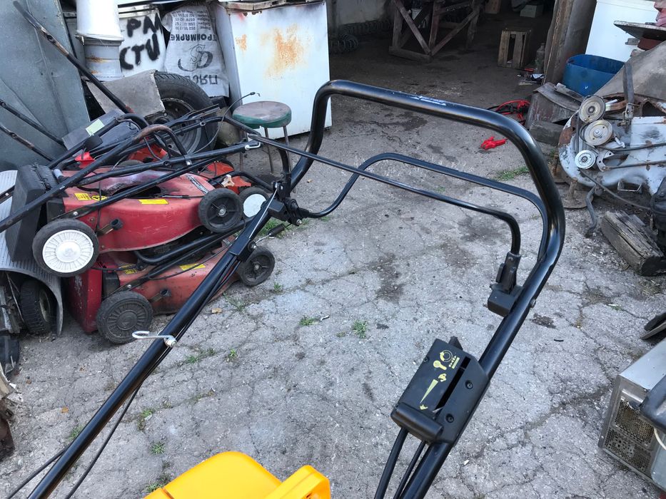 42: Самоходна моторна косачка BАЕ 471, 4.7 hp