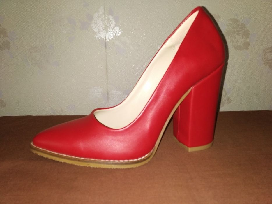 Женские туфли