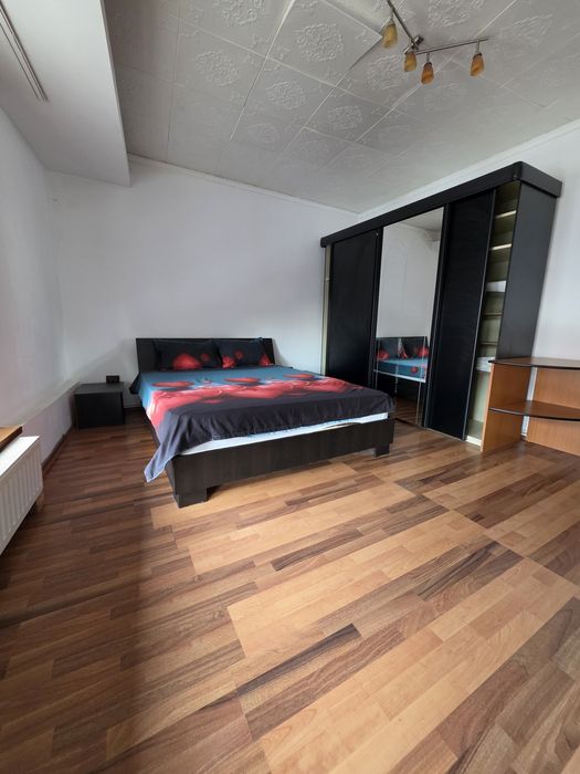 Inchiriez apartament Penthouse 100 mp in zona centrala cu jacuzzi, aer conditionat, 2 dormitoare