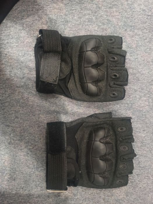 Тактические перчатки с защитой