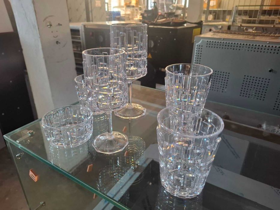 Чаши от поликарбонат за басейни и мокри барове