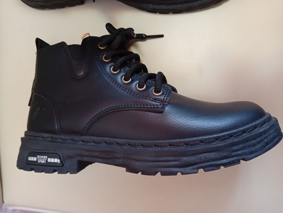 Нови мъжки /детски боти 39 номер