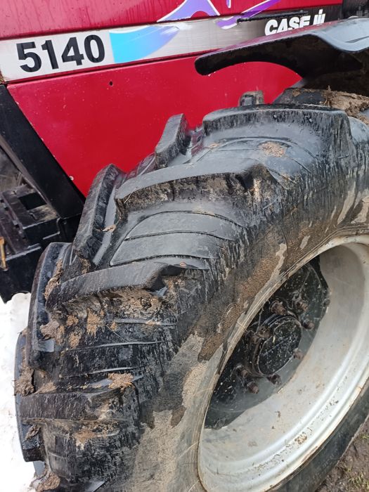 Vând tractor case 5140 în stare de funcționare