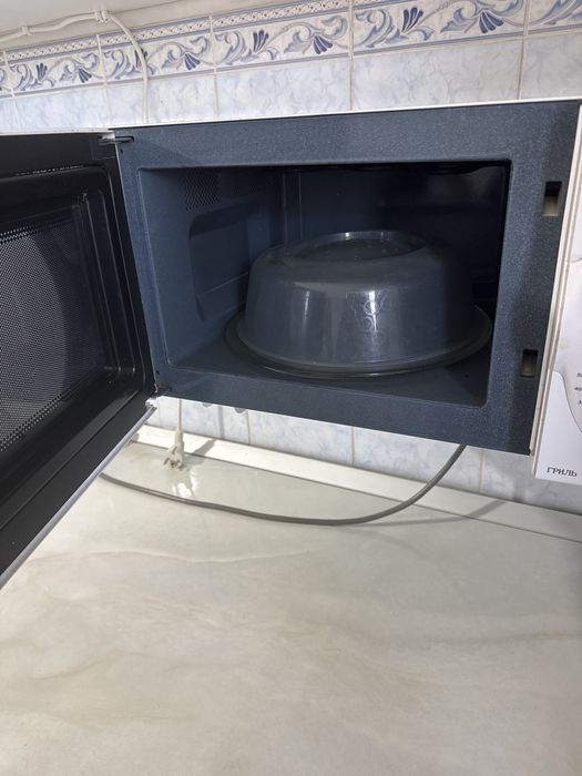 Продам микроволновую печь