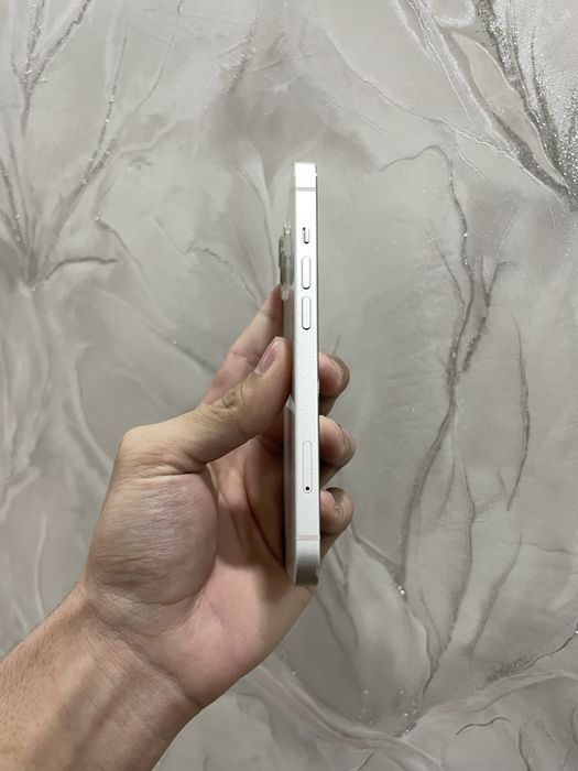 Продам iPhone 13 256gb в идеальном состоянии