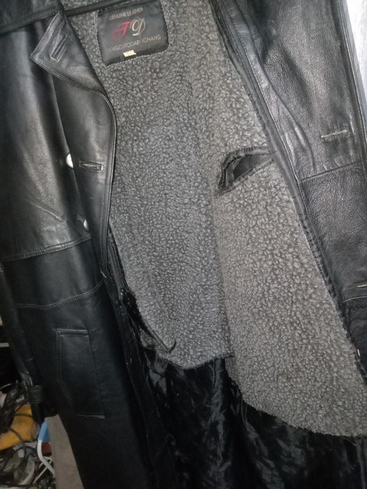 Продам кожаный плащ.