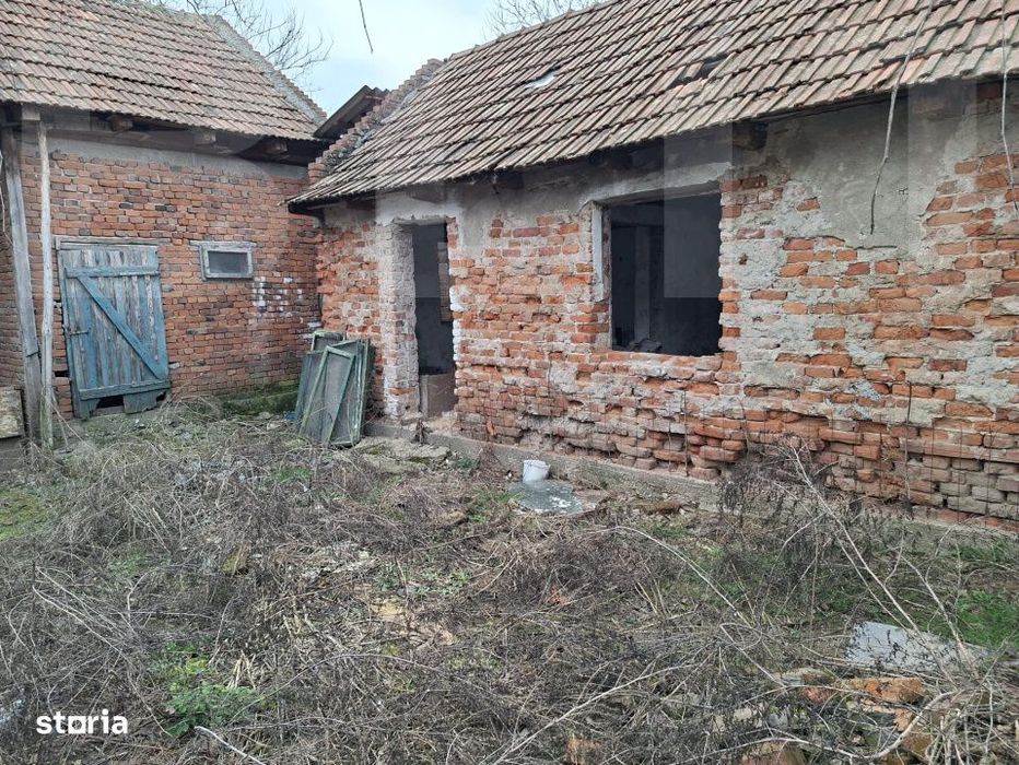 Casa de vanzare, 4 camere, 140 mp - in Costiu