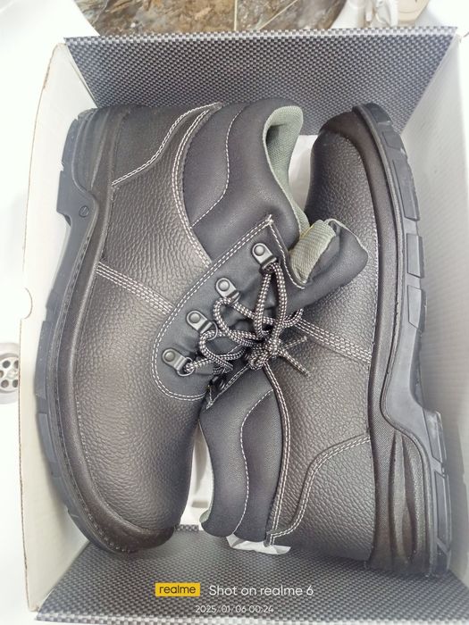 Продам ботинки зимние