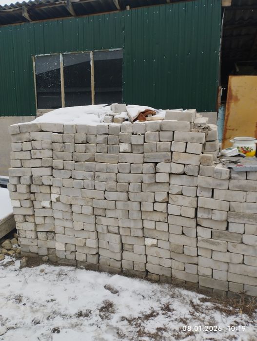 Кирпичи селикатные бу