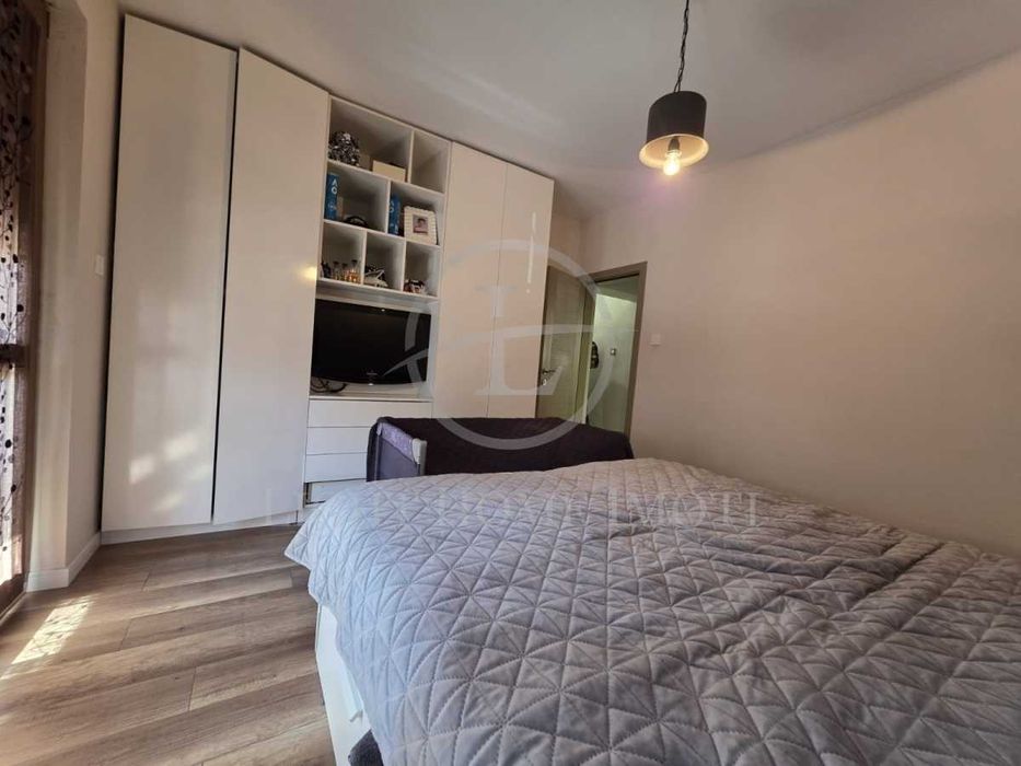 Продава се Тристаен апартамент в Пловдив, Кършияка - 113 кв.м за 2123 €/кв.м - Снимка #9