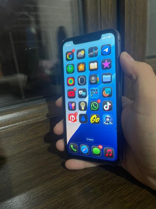 Продам айфон 11 чорный