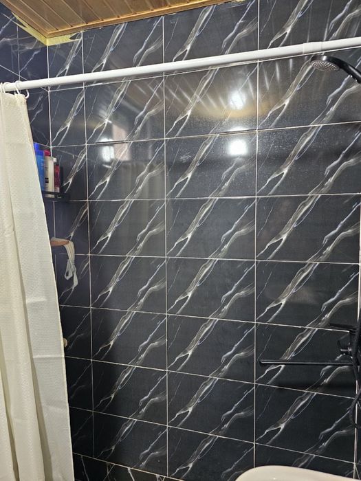 3 xonali kvartira sotiladi