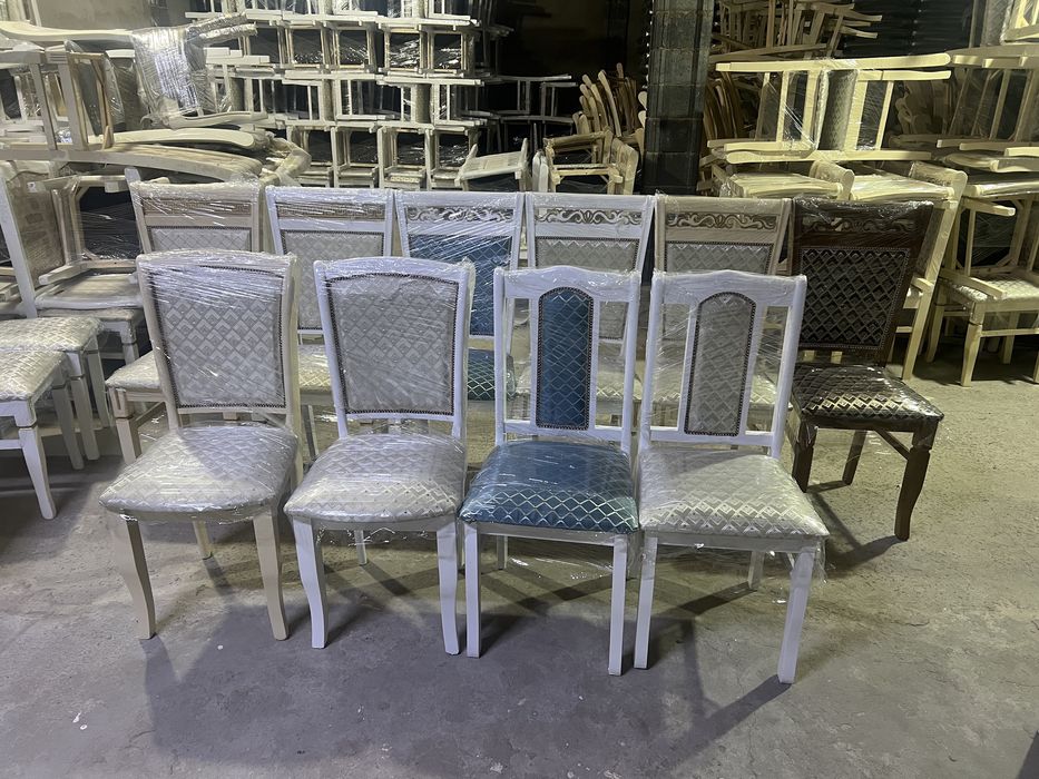 Стол и стулья комплект