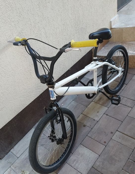 Bicicleta BMX pentru copii