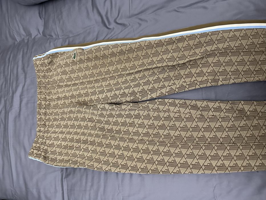 Костюм от Lacoste