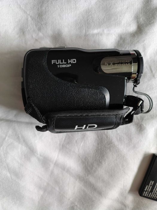Aiptek AHD H500 Full HD Camcorder (5.0MP, 3 inch LCD)