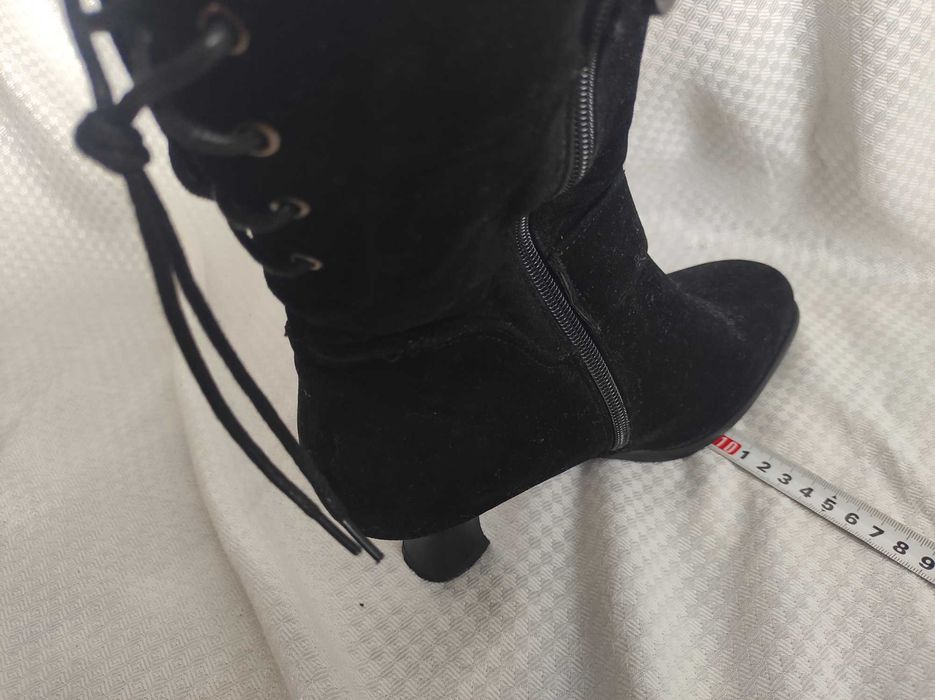 Дамски боти с нисък ток