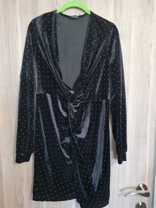 Vand rochiță din catifea