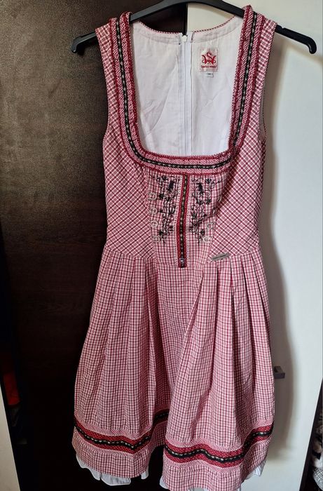 Drindl -rosu &alb - Rochie Oktoberfest