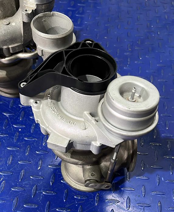 Turbosuflanta BMW S63N/R 4.4L V8 7849045+7849044