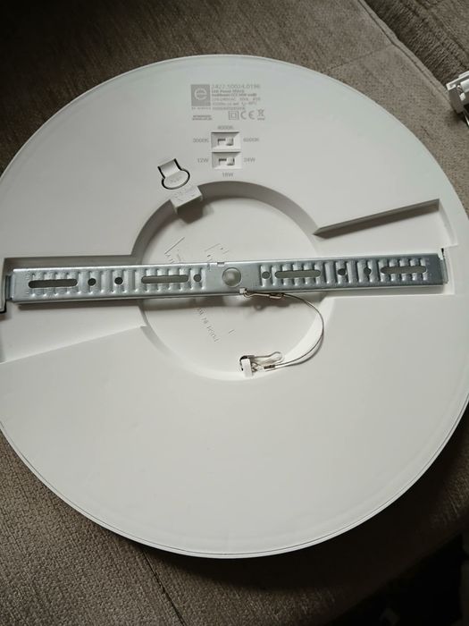 Vând aplică led nouă