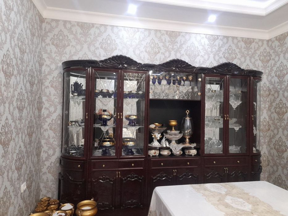 Стенка, и комод срочно продается
