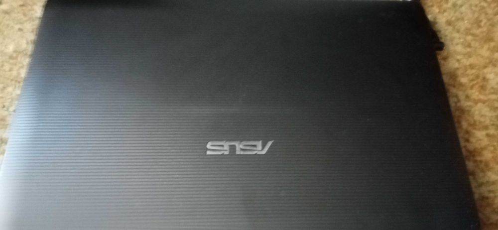 Продавам Лап топ,,,