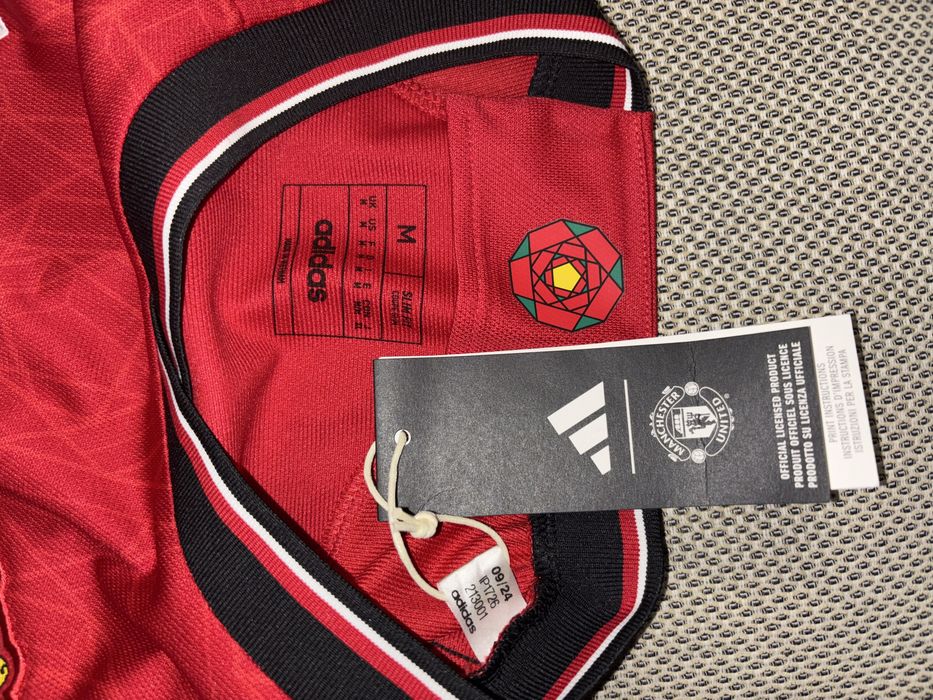 Нова футболна тениска на Manchester Unated