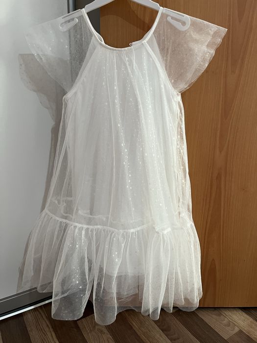 Белые платья.