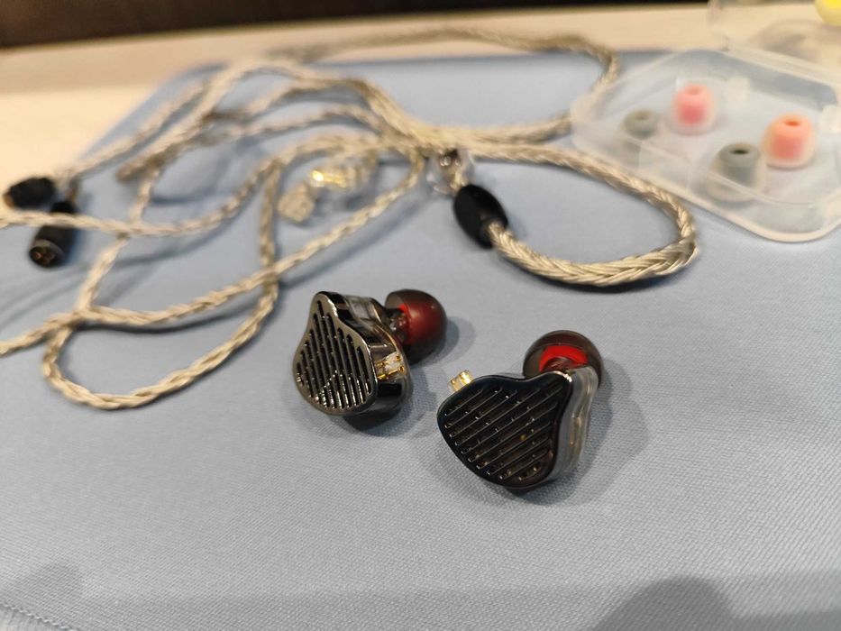 Продам наушники KZ x HBB PR2