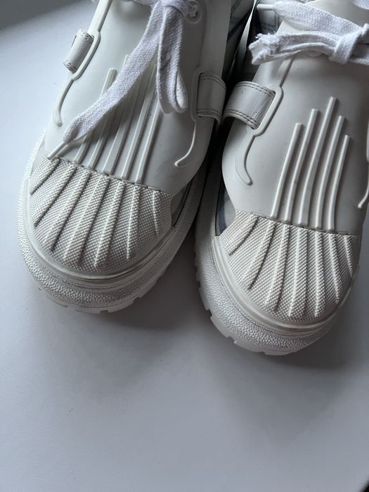 Кроссовки женские