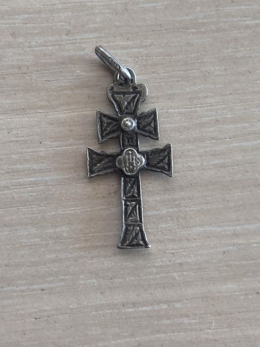 Сребърен кръст .