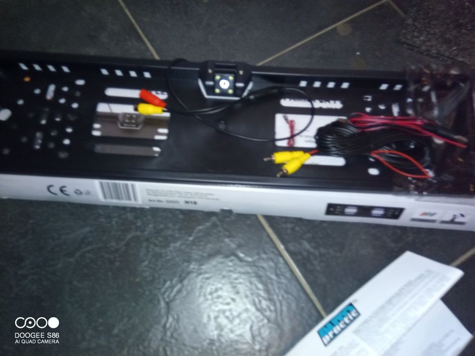 Камера с рамка за регистрационен номер