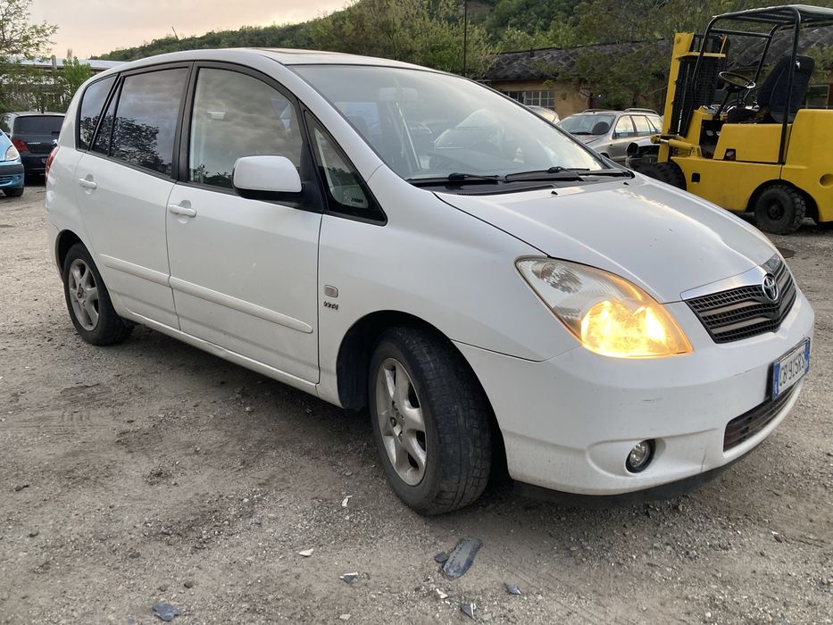 Тойота Корола Версо 1.6 бензин/газ на части.