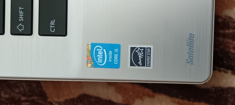 Laptop toshiba i5 pentru piese