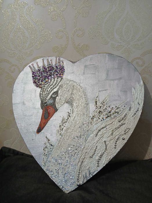 Картина с лебед за влюбени